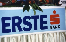Banka Erste převzala Českou spořitelnu v rámci privatizace.